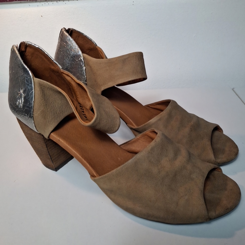 Fly London 2 Tone Suede Leather Heeled Sandles Size 41/10
